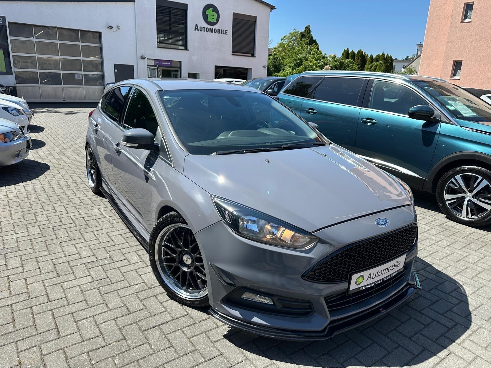 Ford Focus Lim. ST*PDC*SHZ*APPLE CARPLAY