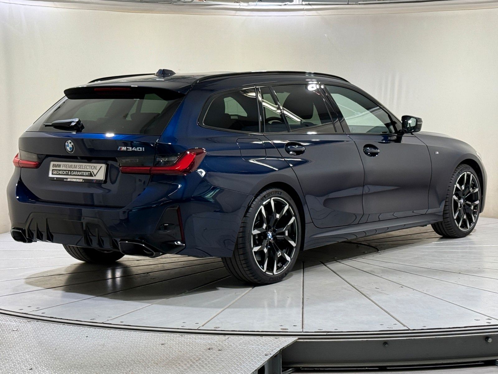 BMW M340i xDrive Touring HUD HiFi 360° Pano Memory foto 3
