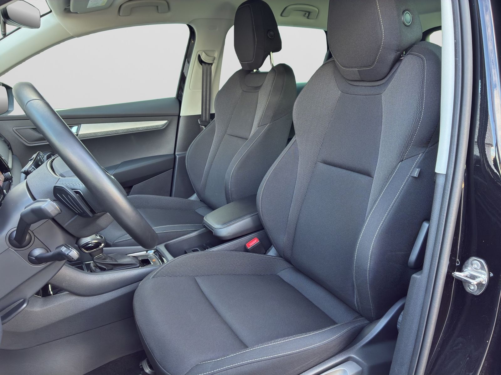 Karoq 1.5 TSI DSG Selection *NAVI*KAMERA*KESSY*