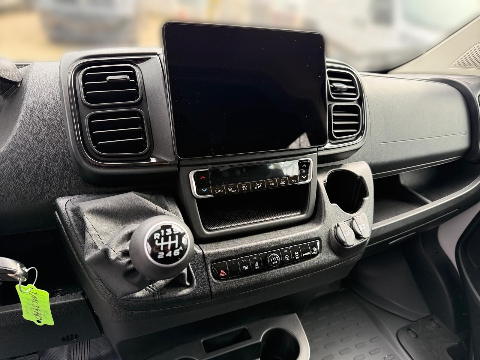 Fahrzeugabbildung Fiat Ducato L2H2 Multicab 140 MT6