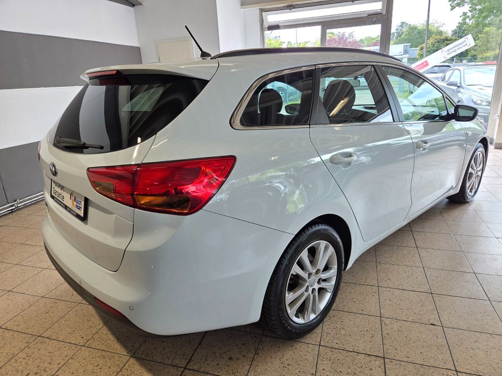 Kia cee'd Sporty Wagon cee'd Sportswagon FIFA World Cup Edition – Ansicht 7
