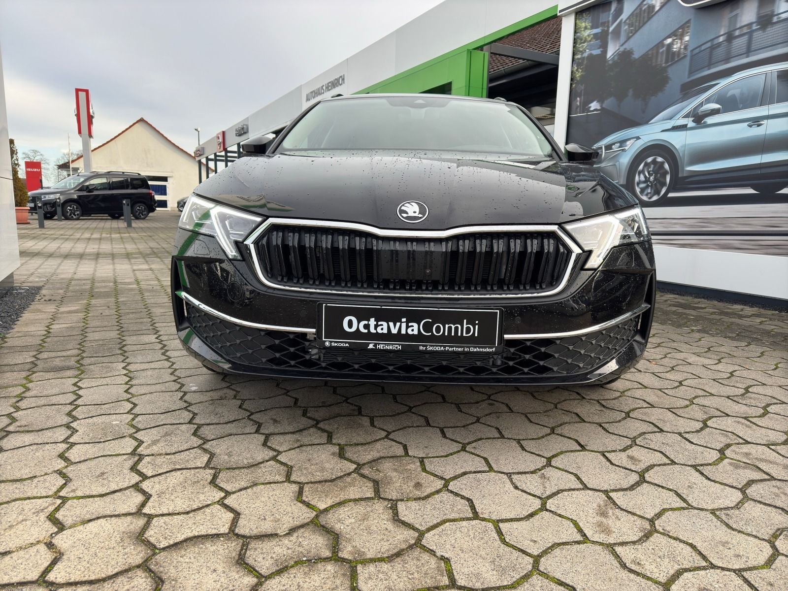 Fahrzeugabbildung SKODA Octavia Combi 2.0 TDI DSG*Head-Up*360°Cam*Massag