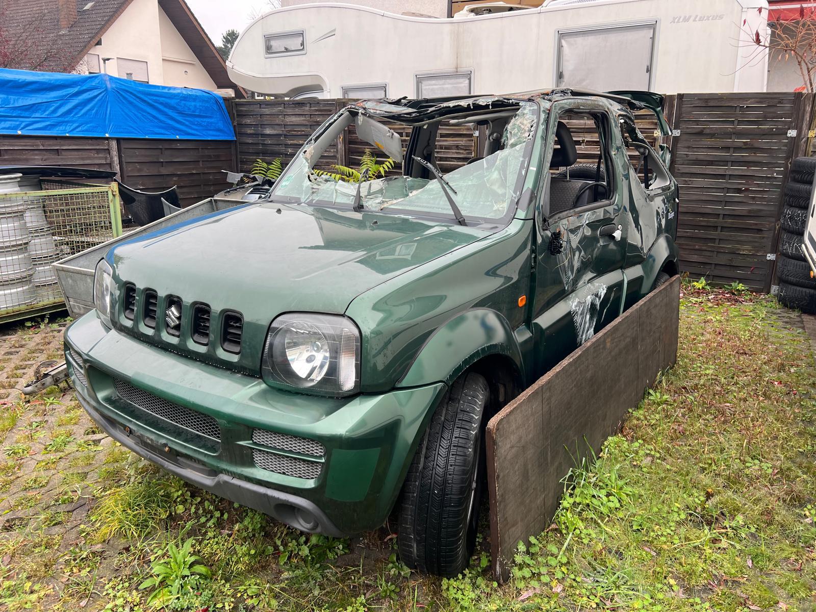 Suzuki Jimny 2011 — rear view