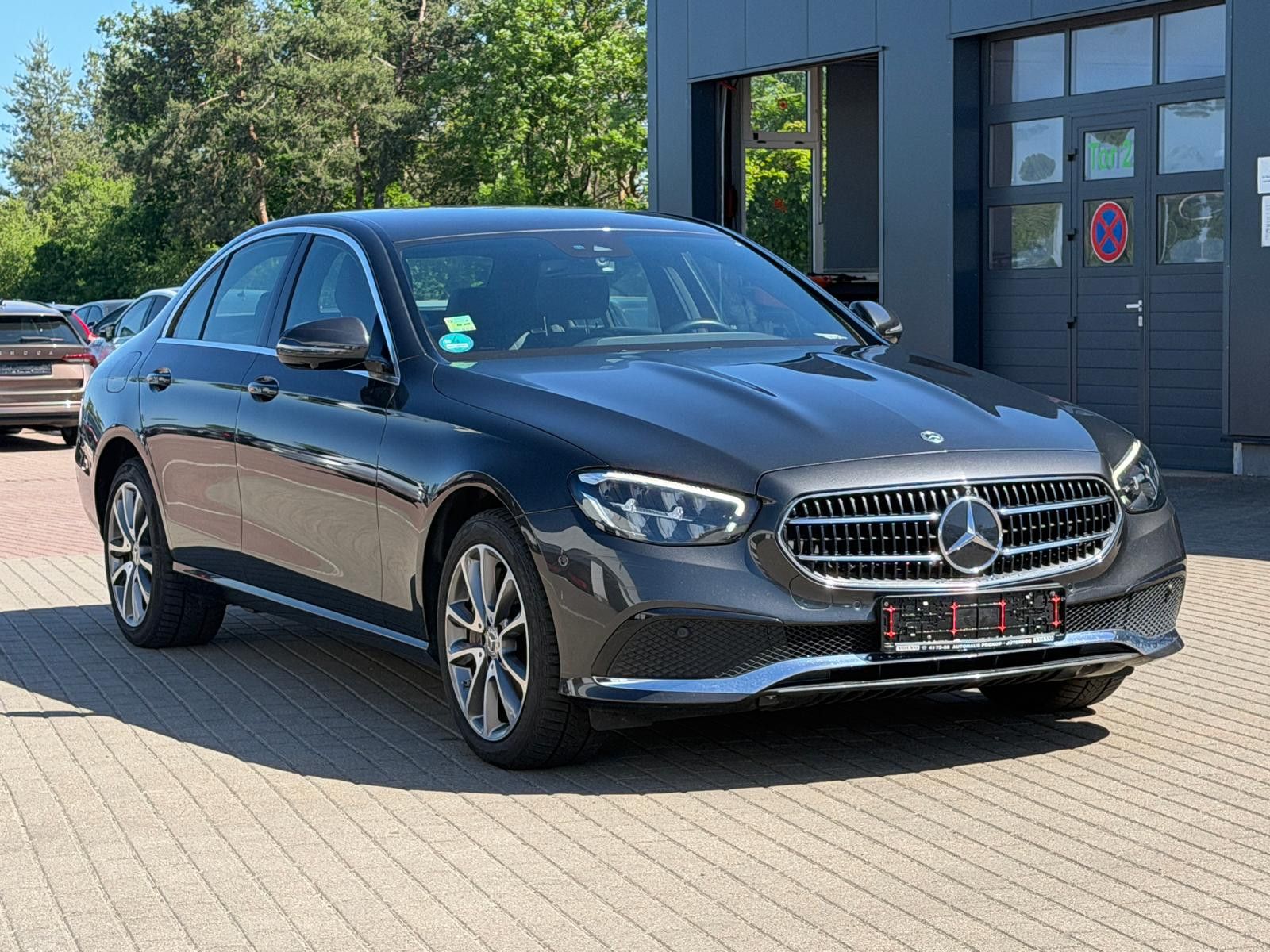 Fahrzeugabbildung Mercedes-Benz E 300 E Lim*Avantgarde*E 300 de 4Matic*360*Burm.