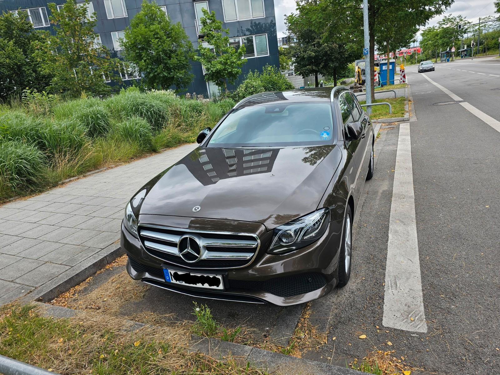 Mercedes-Benz E 220