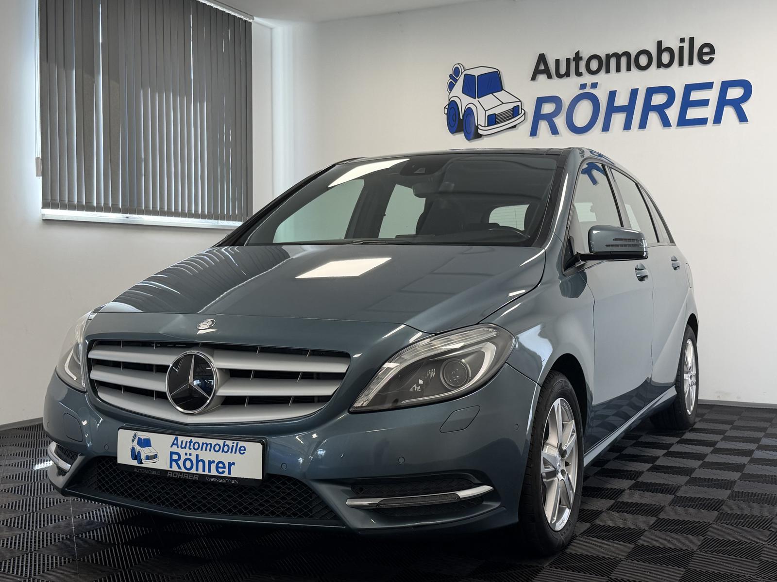 Mercedes-Benz B 180 BlueEff. Automatik Pano ILS Kamera Navi