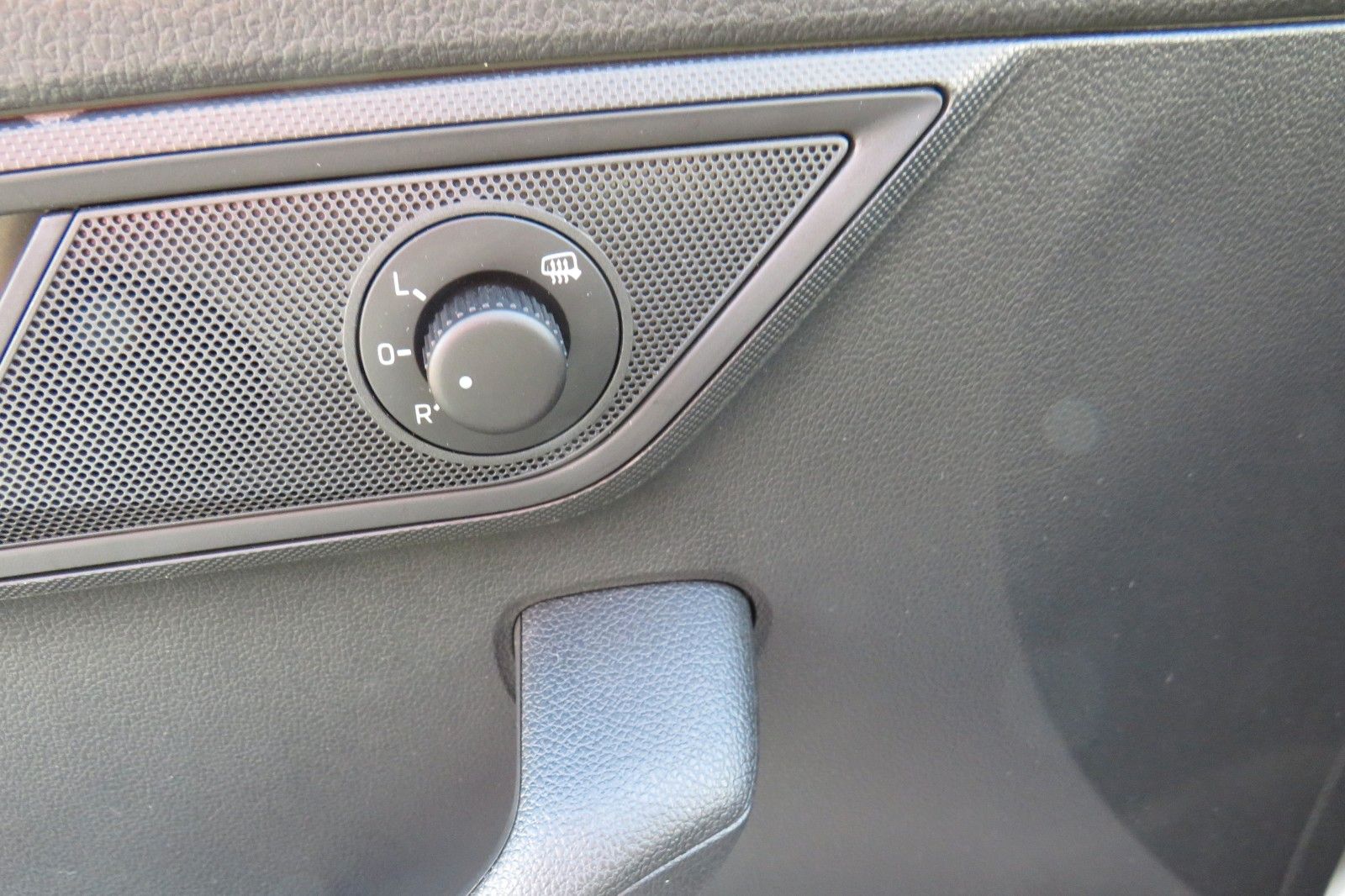 Fahrzeugabbildung SKODA Fabia Combi Ambition GRA SITZH. APP-CONNECT 1.HD