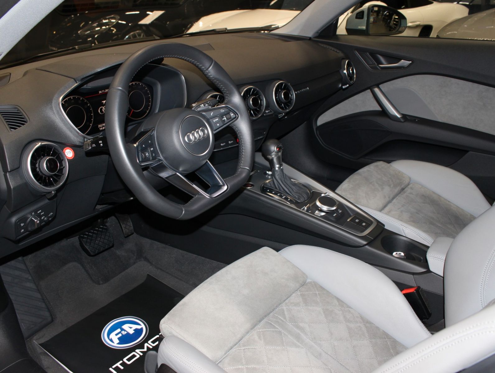 Fahrzeugabbildung Audi TT Coupé 2.0 TFSI Quattro S tronic+1.Hand+Kamera