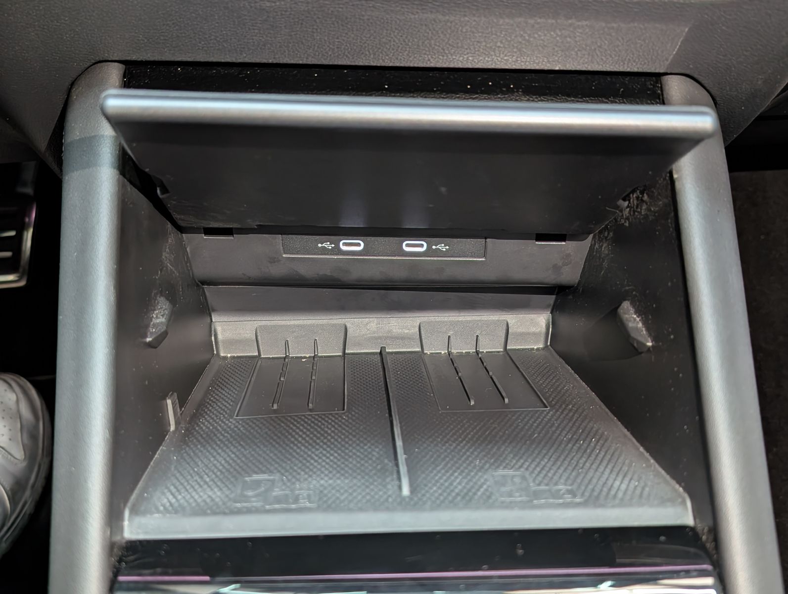 Fahrzeugabbildung Volkswagen Tayron 2.0TDI 4M R-Line Launch Pano Black AHK 20