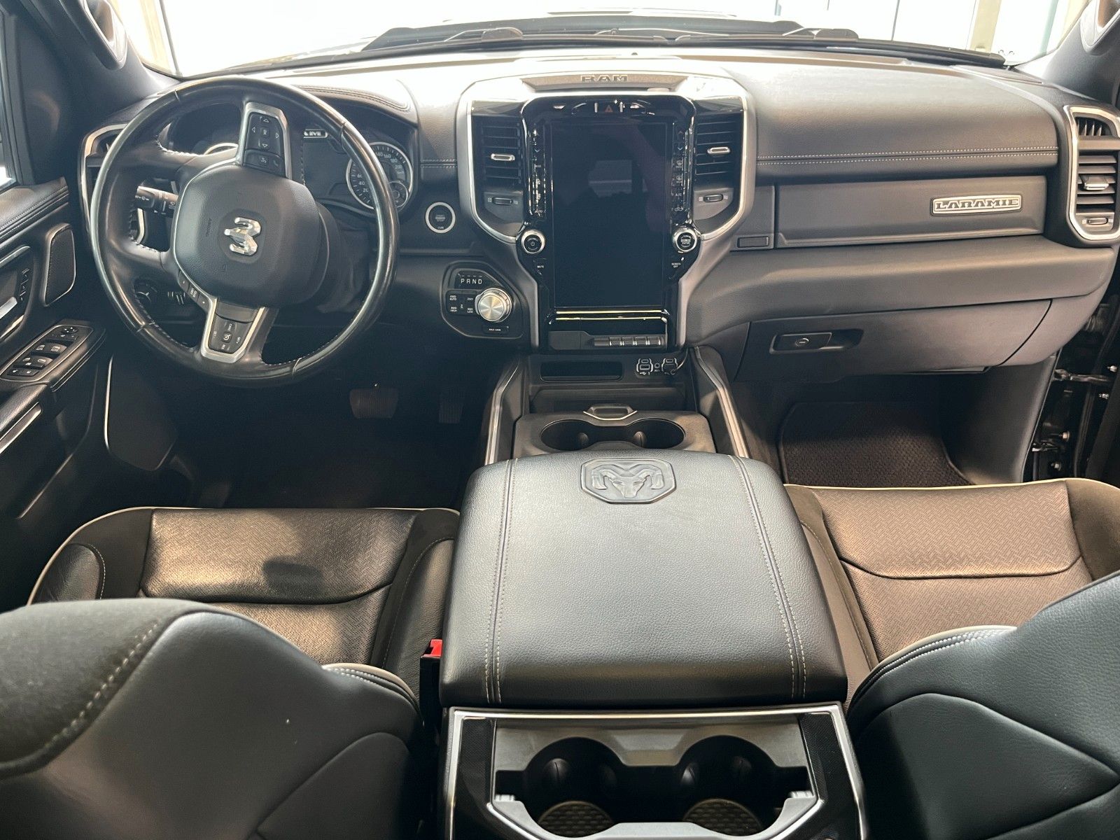 Fahrzeugabbildung Dodge RAM 1500 Laramie Night  Navi*AHK*LPG*Pano