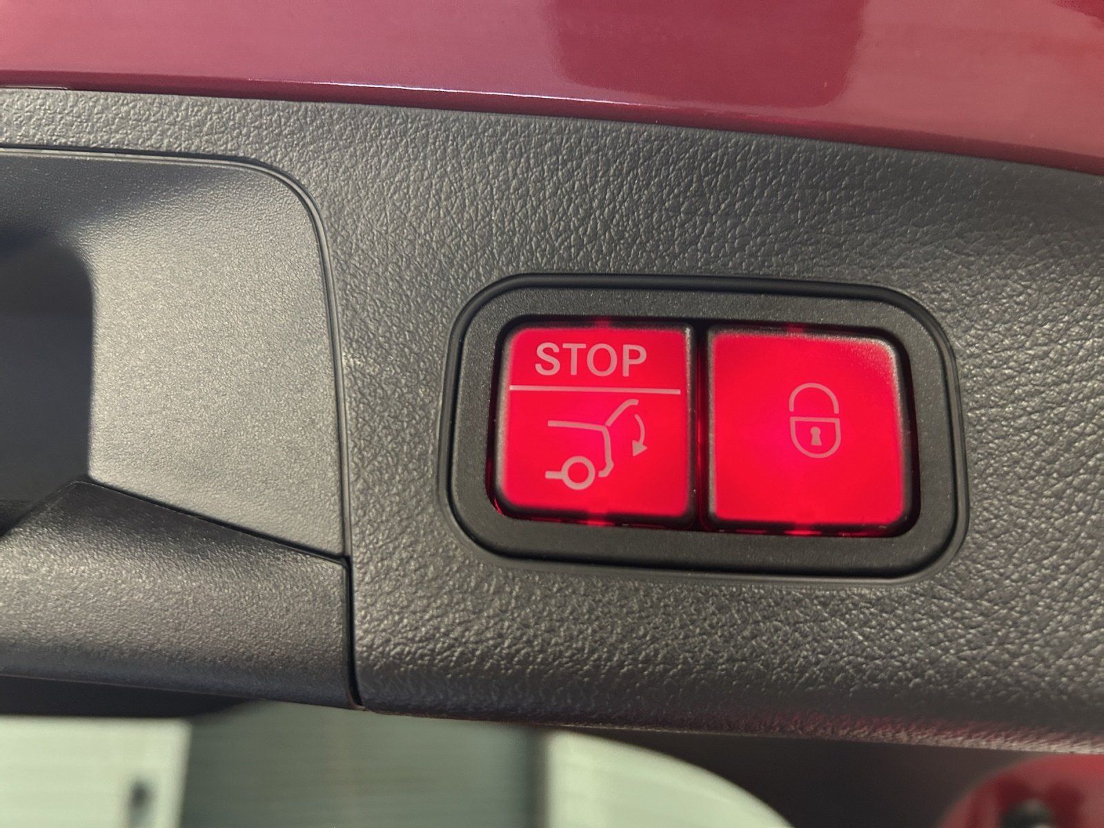 Fahrzeugabbildung Mercedes-Benz EQA250 Prog DISTRO Pano Memo Hifi 360°KeyGo Busi