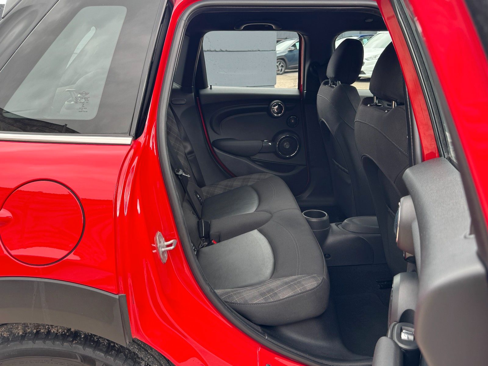 Fahrzeugabbildung MINI Cooper Temp. Komfortzugang JCW H&K PDC SHZ BLT