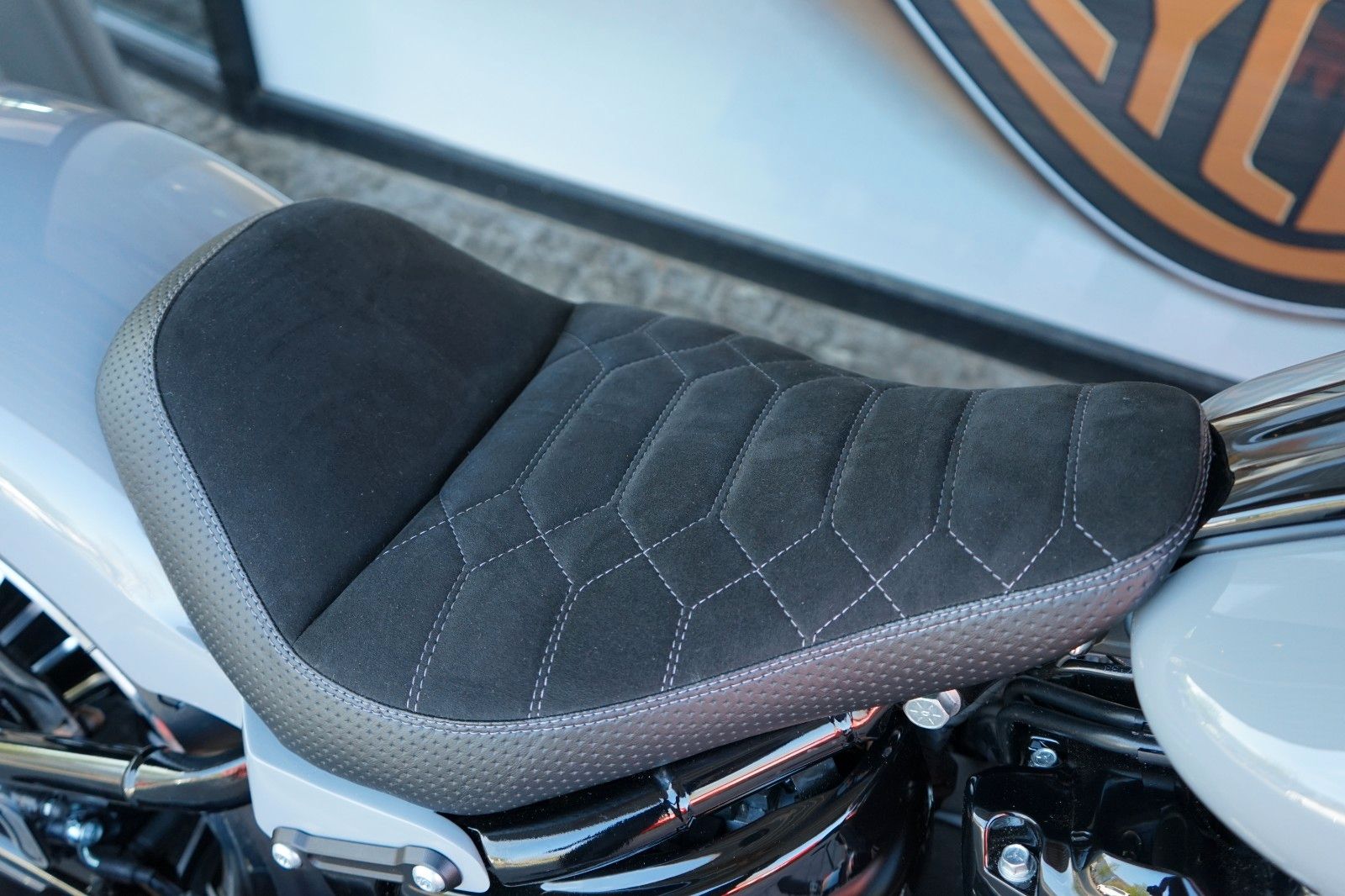 Fahrzeugabbildung Harley-Davidson Softail Breakout 117cui MY 2024 CUSTOMBIKE