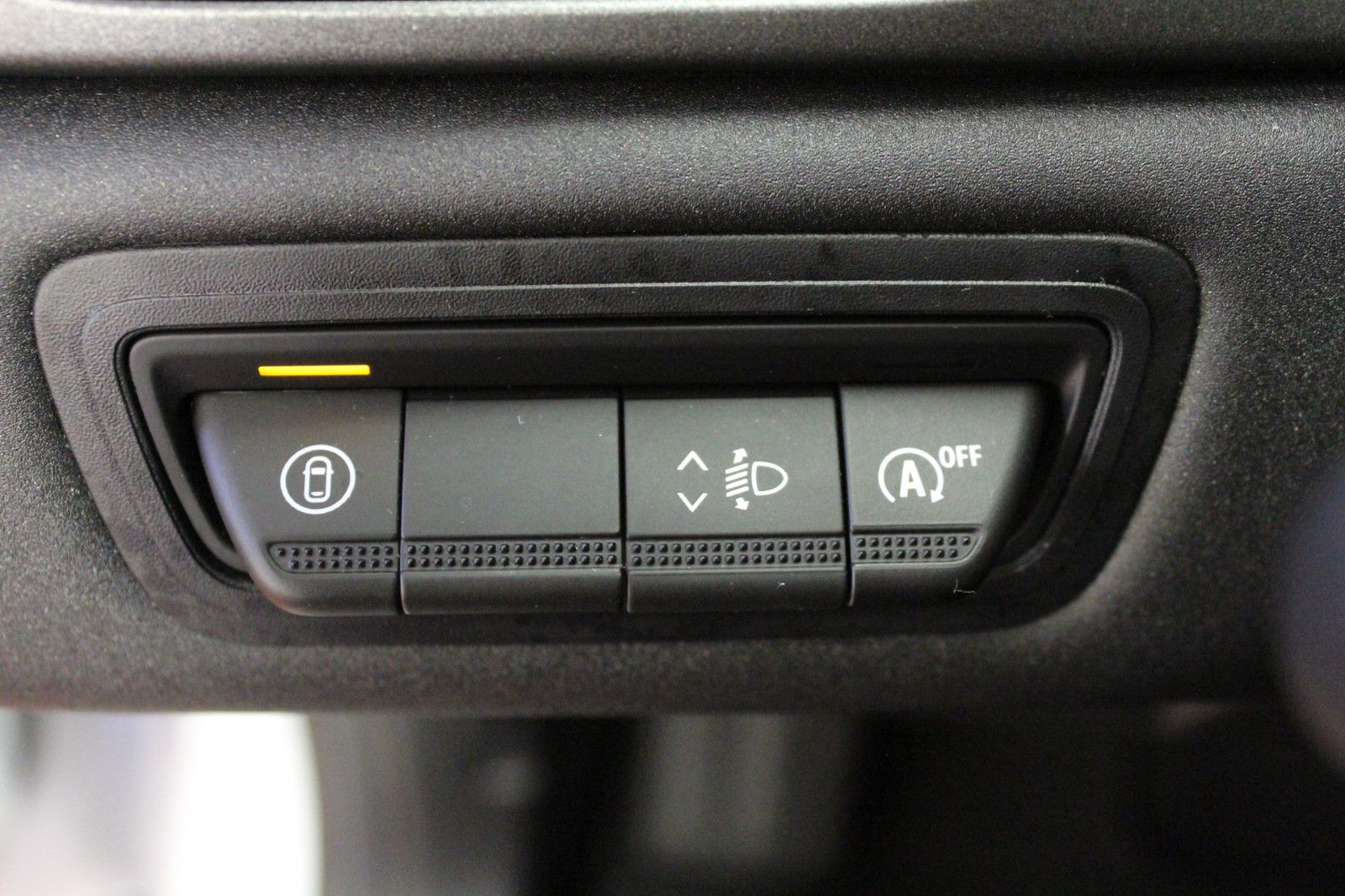 Fahrzeugabbildung Renault Captur Mild Hybrid 160 EDC Techno *Ganzjahresrei