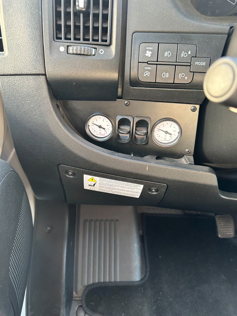 Fahrzeugabbildung Eura Mobil Profila T 675 SB *rollerbühne*