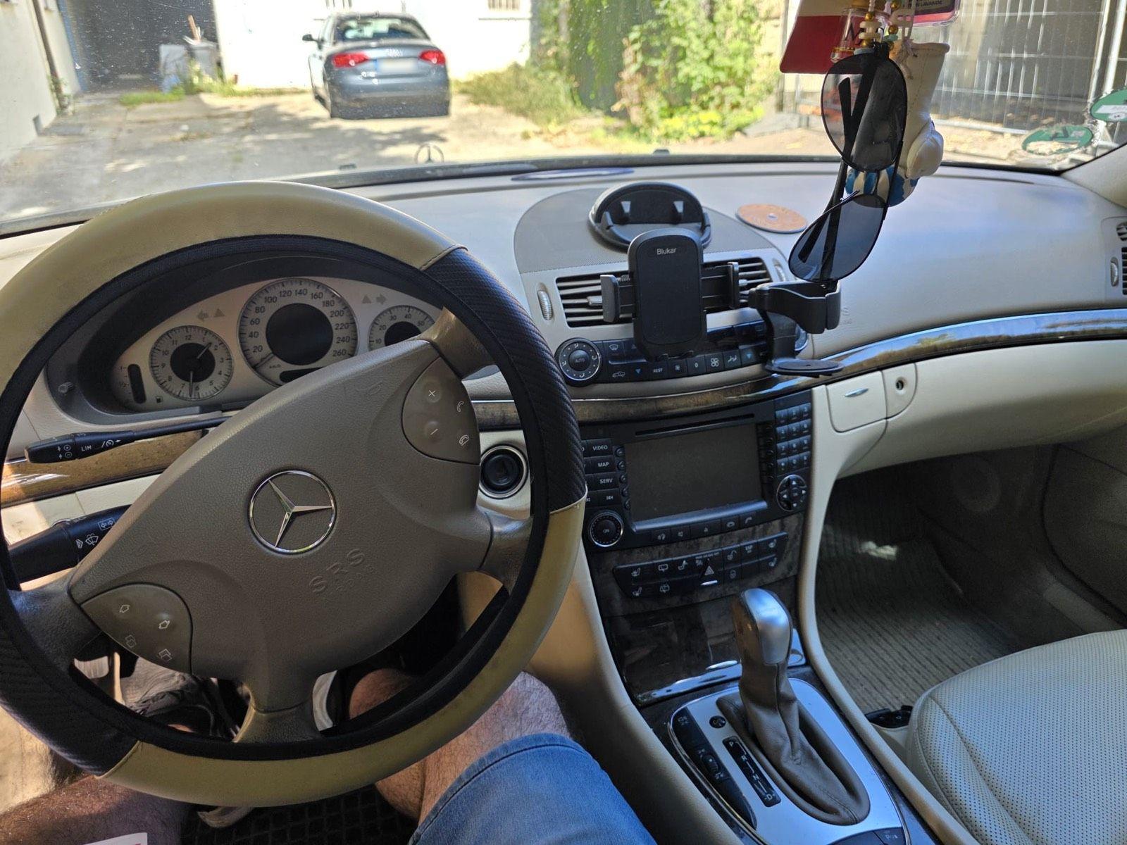 Mercedes-Benz E350 2005 — photo 7