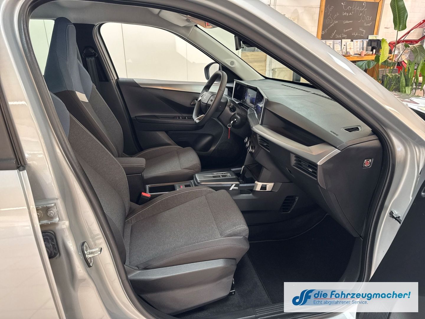 Fahrzeugabbildung Opel Frontera Electric Edition 83 kW Digitales Cockpi