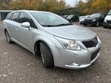 Toyota Avensis Kombi Basis - Toyota Avensis aus 2009 mit Diesel-Antrieb