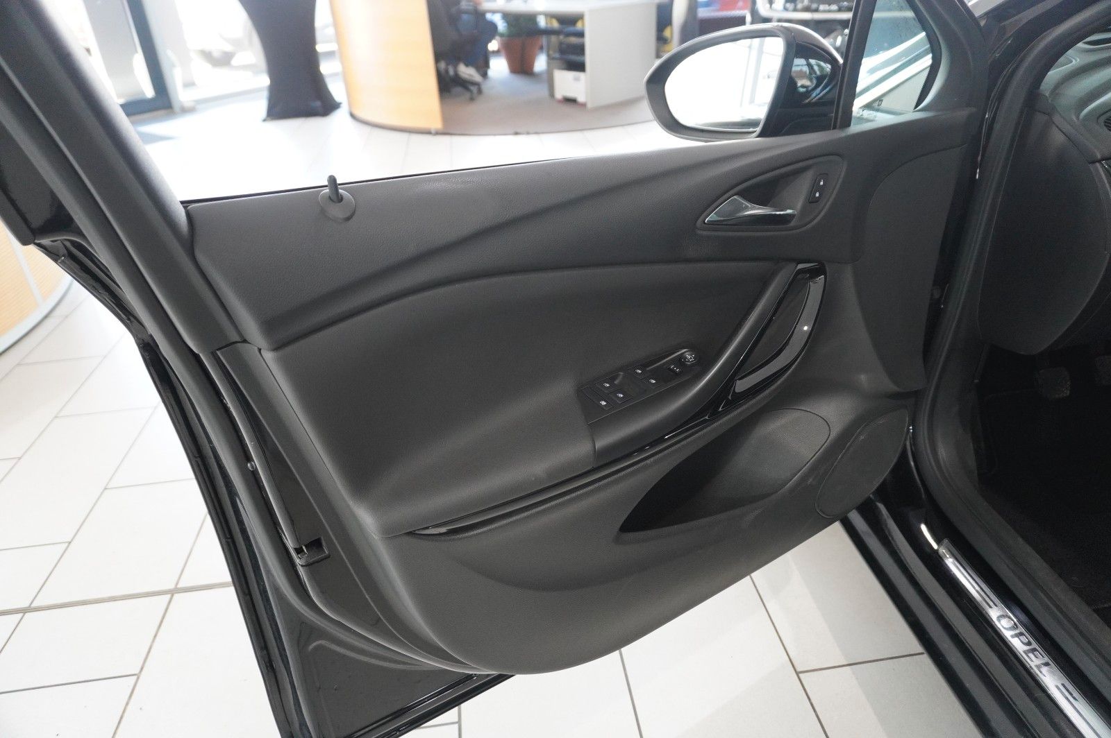 Fahrzeugabbildung Opel Astra K ST 1.6T INNOV. AHK/MATRIX/KAMERA/NAVI/SH