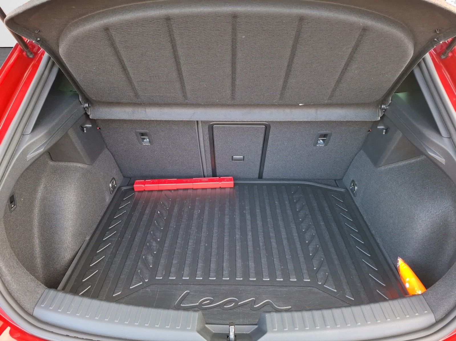 SEAT Leon FR 1.5 eTSI DSG / AHK / PANORAMA / VOLL-LED - Image 16