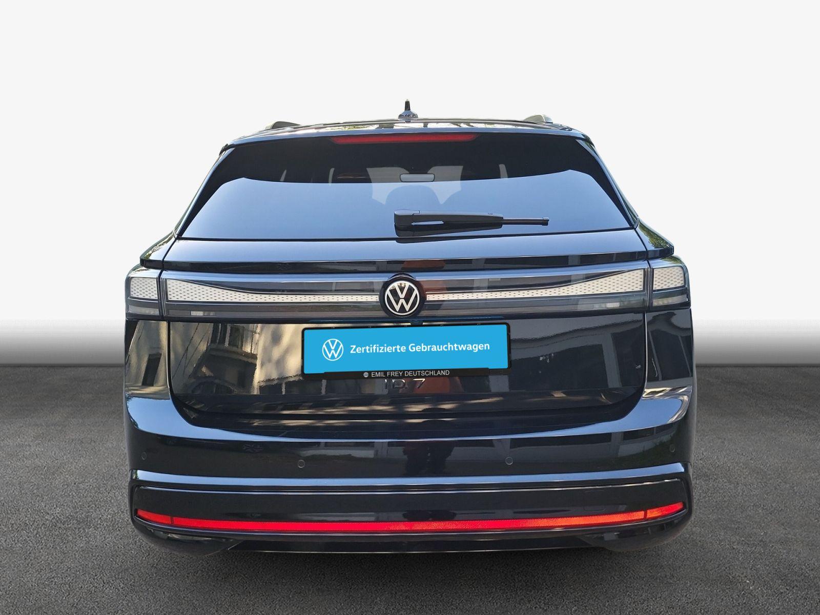 Volkswagen ID.7 Tourer Pro Black Style AHK/Pano/Wärmepumpe