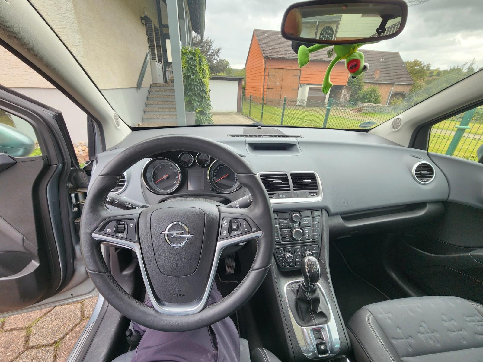 Opel Meriva 2012 — photo 9