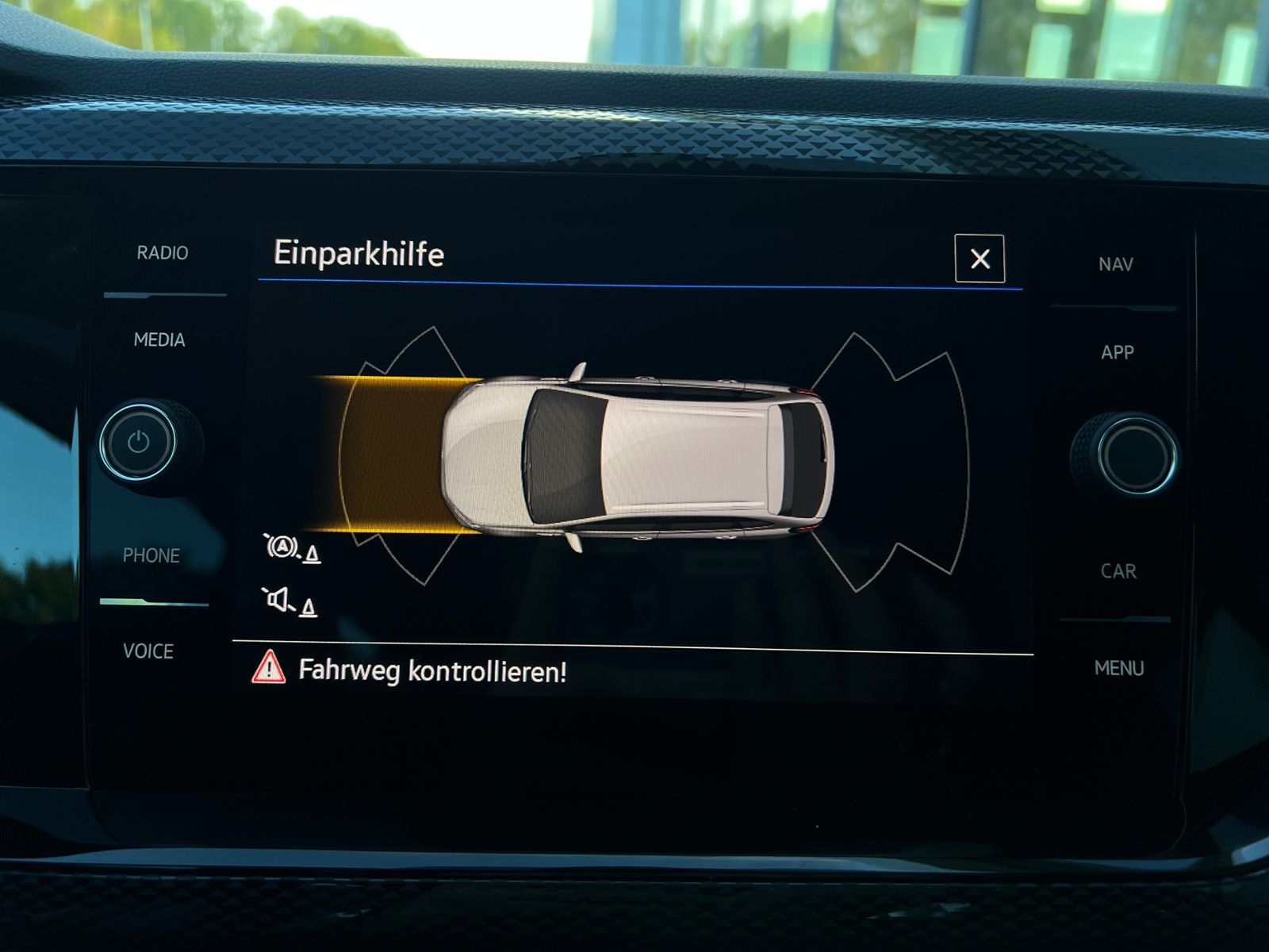 Fahrzeugabbildung Volkswagen Taigo Life 1,0 l TSI *IQ.Light, Navi, PDC, 16''-