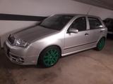 Skoda Fabia RS 1.9 TDI PD RS - Skoda Fabia mit Diesel-Antrieb: Limousine, 1.9