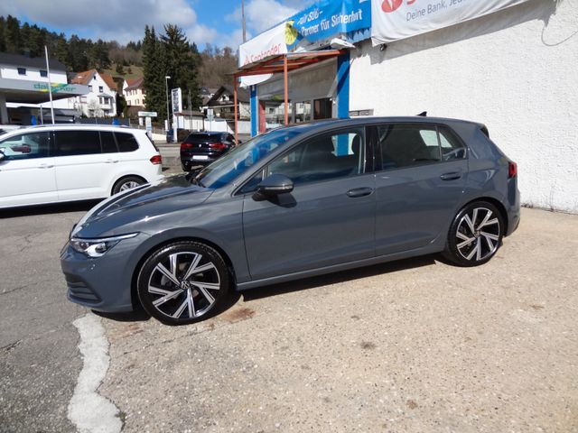 Fahrzeugabbildung Volkswagen Golf VIII Lim. Life/Virtual/LED/Navi/PDC/2.Hd/