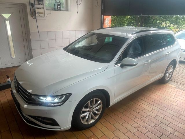VW Passat Variant 1.5 TSI OPF DSG Variant -