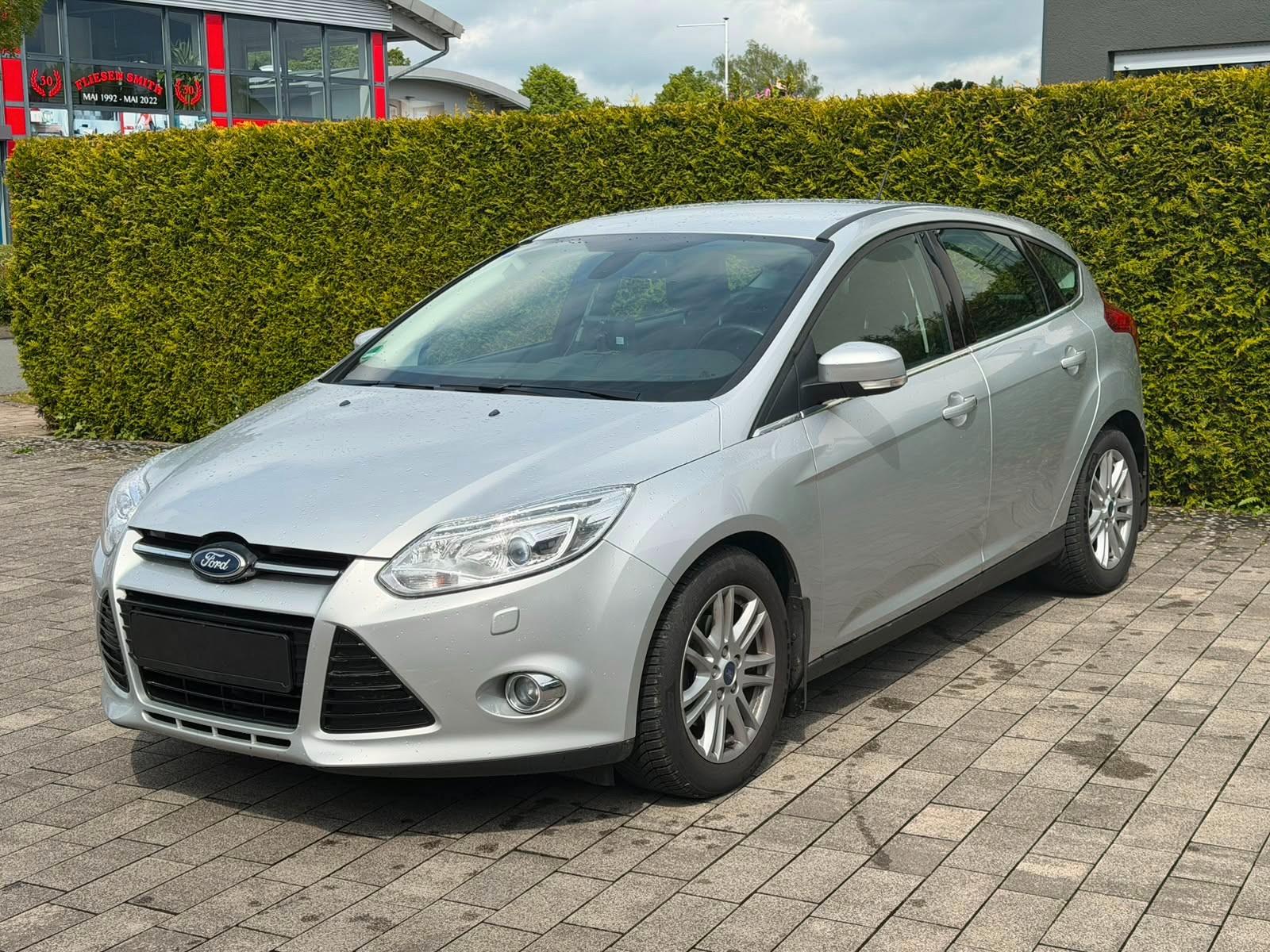 Ford Focus Lim. Titanium *TÜV Neu+Keyless+Andr&Apple*