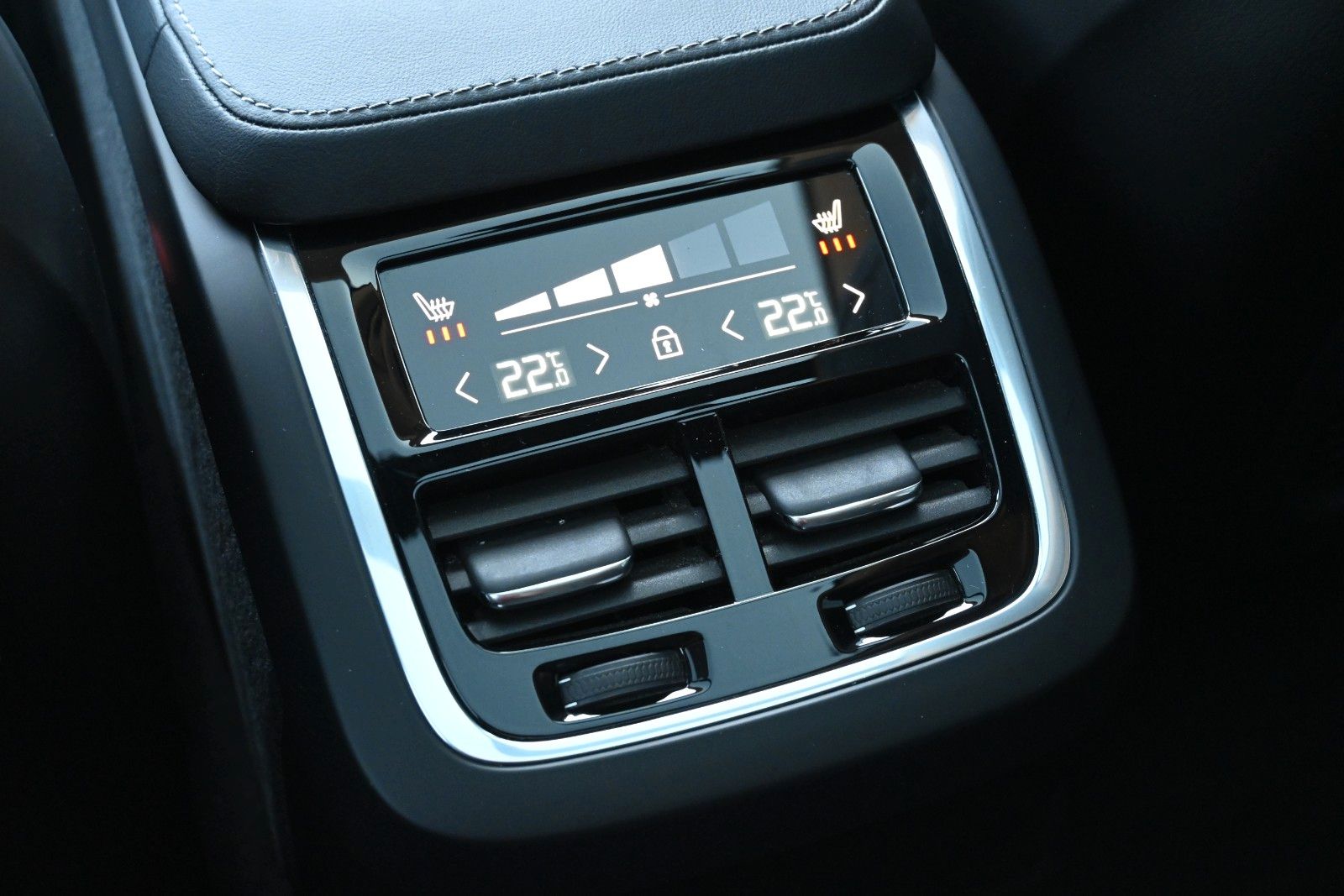 Fahrzeugabbildung Volvo XC90 B5 AWD Ultimate Bright*LED*PANO*LUFT*STHZ