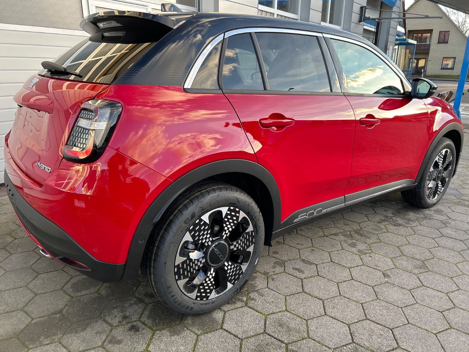 Fiat 600 Hybrid La Prima imagem 3