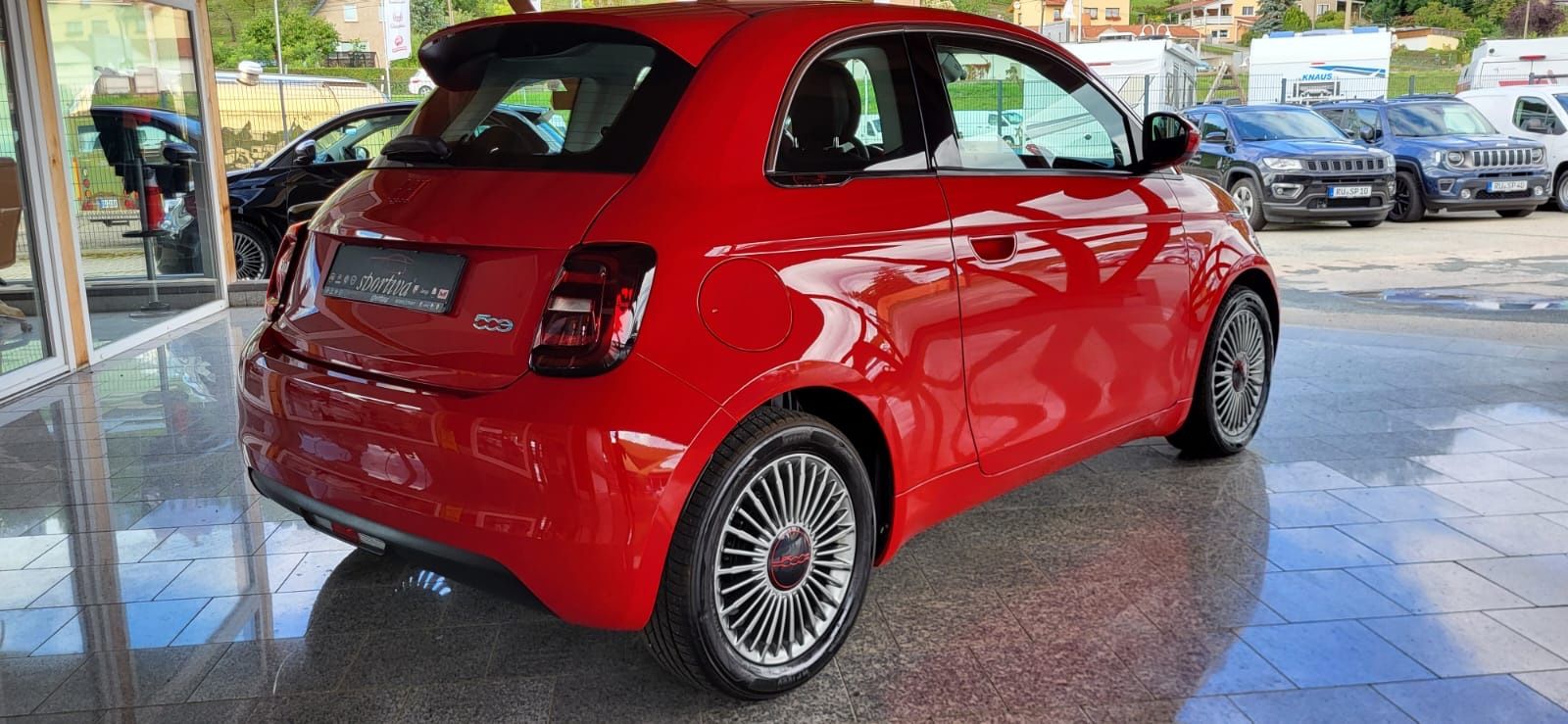 Fiat 500e Red Car-Play-Navi 10,25" 42kWh Akku imagem 3
