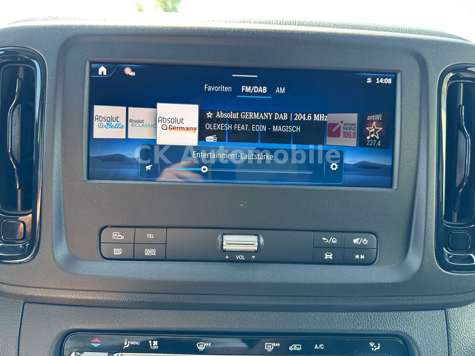 Fahrzeugabbildung Mercedes-Benz Vito Tourer 119 PRO lang/9 Sitze/Navi/LED/Kamera