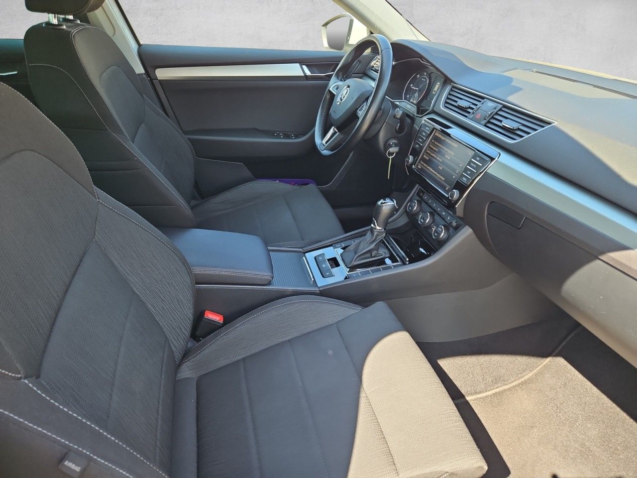 Fahrzeugabbildung SKODA Superb Combi Ambition 4x4,DSG,AHK,el.Heckklappe