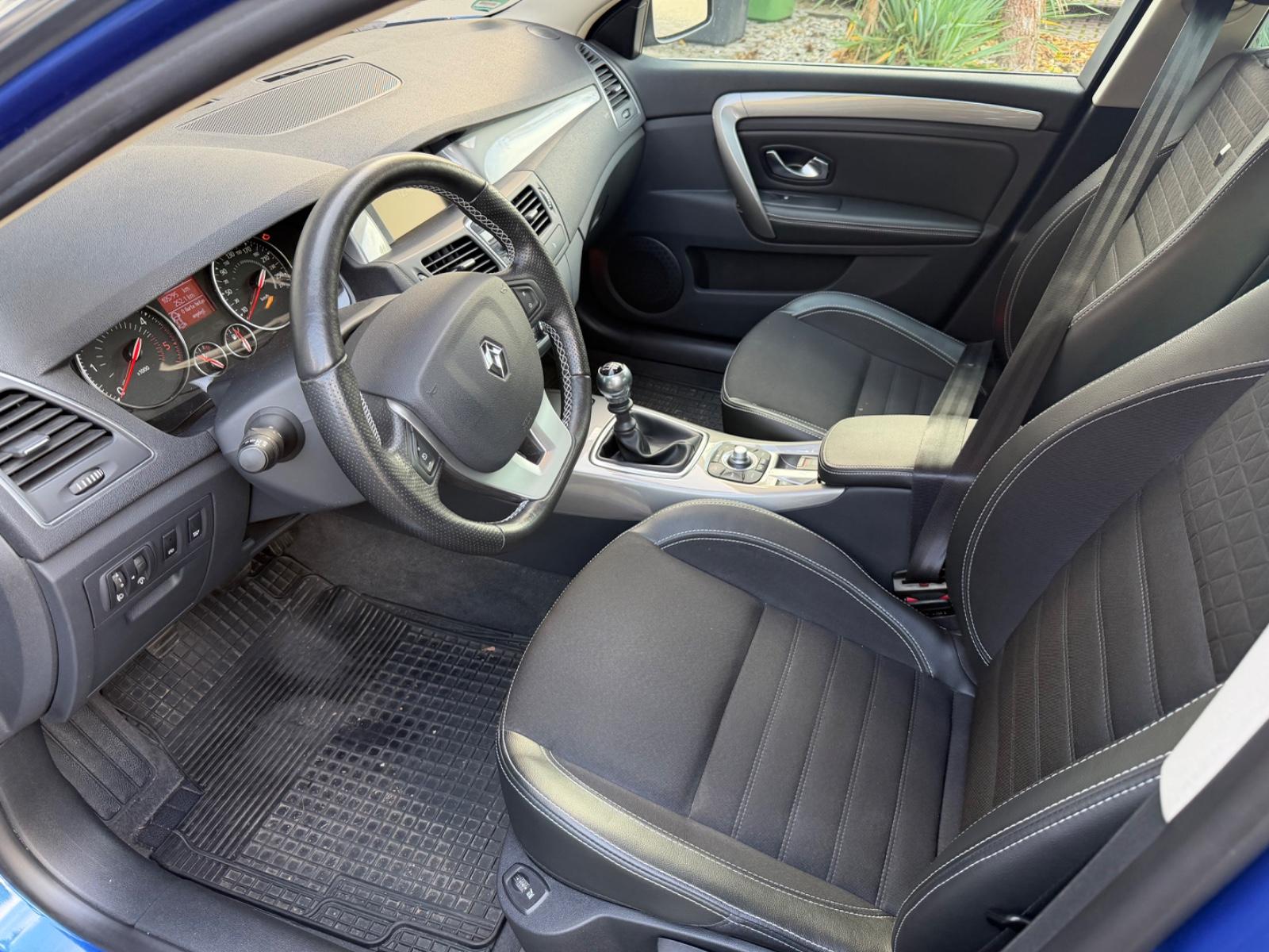 Renault Laguna 2015 — photo 8