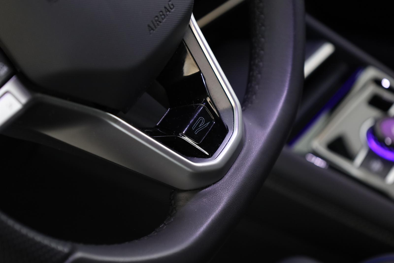 Volkswagen Tiguan 2.0 TDI 4M DSG R-Line Leder Pano Navi 360
