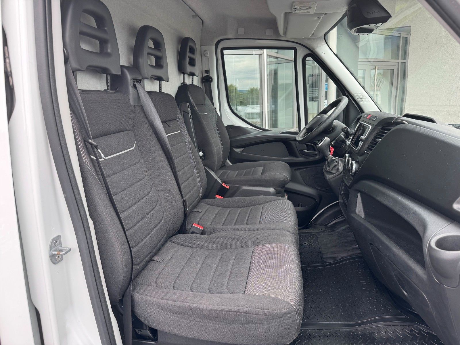 Fahrzeugabbildung Iveco Daily 35S16 *R3.520mm*Automatik*AHK*LED*