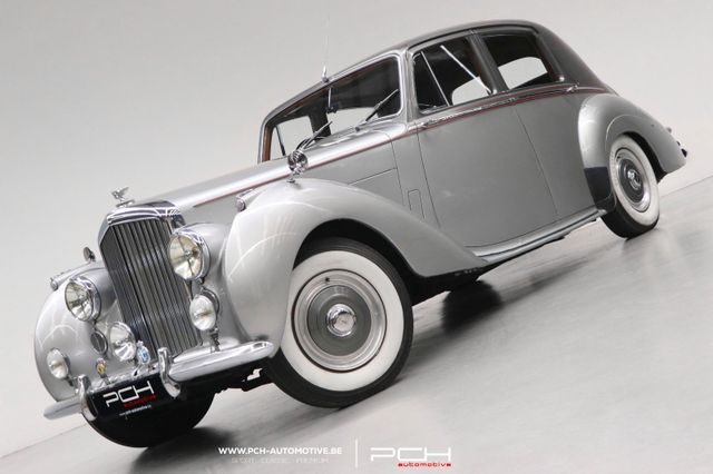 Bentley Type R Saloon