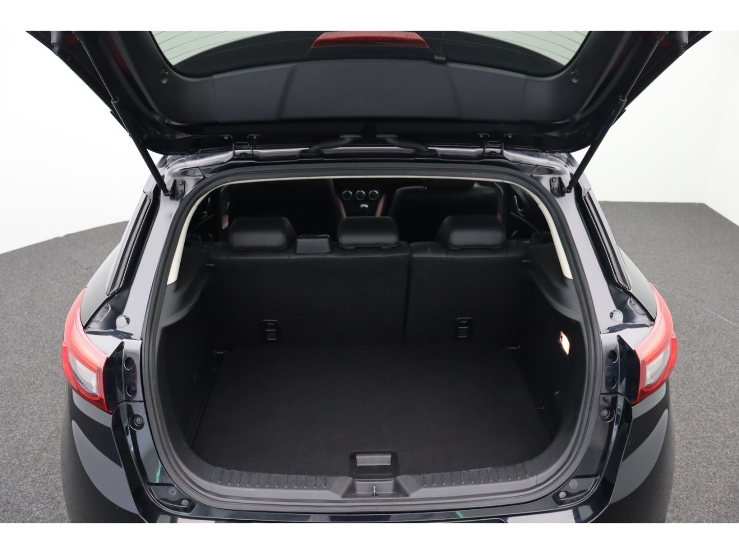 Fahrzeugabbildung Mazda CX-3 Sports-Line AWD Navi ACC Bose Soundsystem