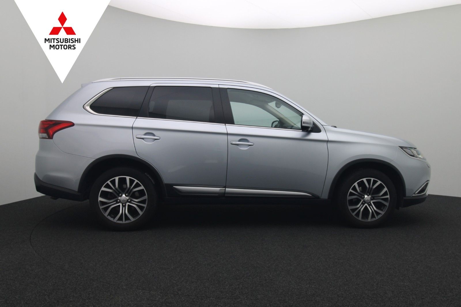 Fahrzeugabbildung Mitsubishi Outlander 2.2 DI-D Edition 100+ 4WD AT