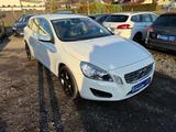 Volvo V60 Kombi Momentum - Volvo V60 in Freiburg