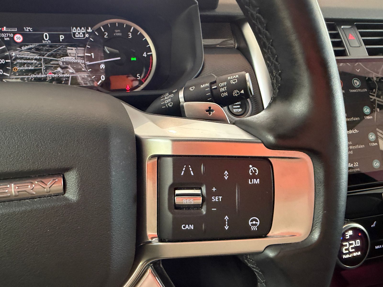 Fahrzeugabbildung Land Rover Discovery 5 R-Dynamic SE AWD/7-SITZER/360''KAM