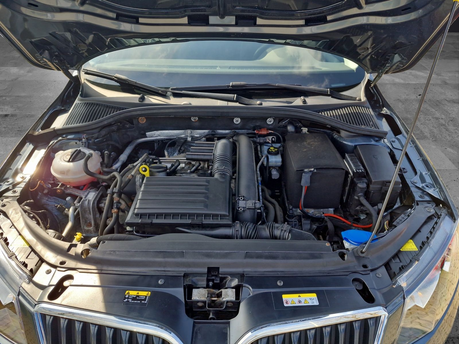 Fahrzeugabbildung SKODA Octavia Combi TSI Ambition Navi Klima GRA PDC