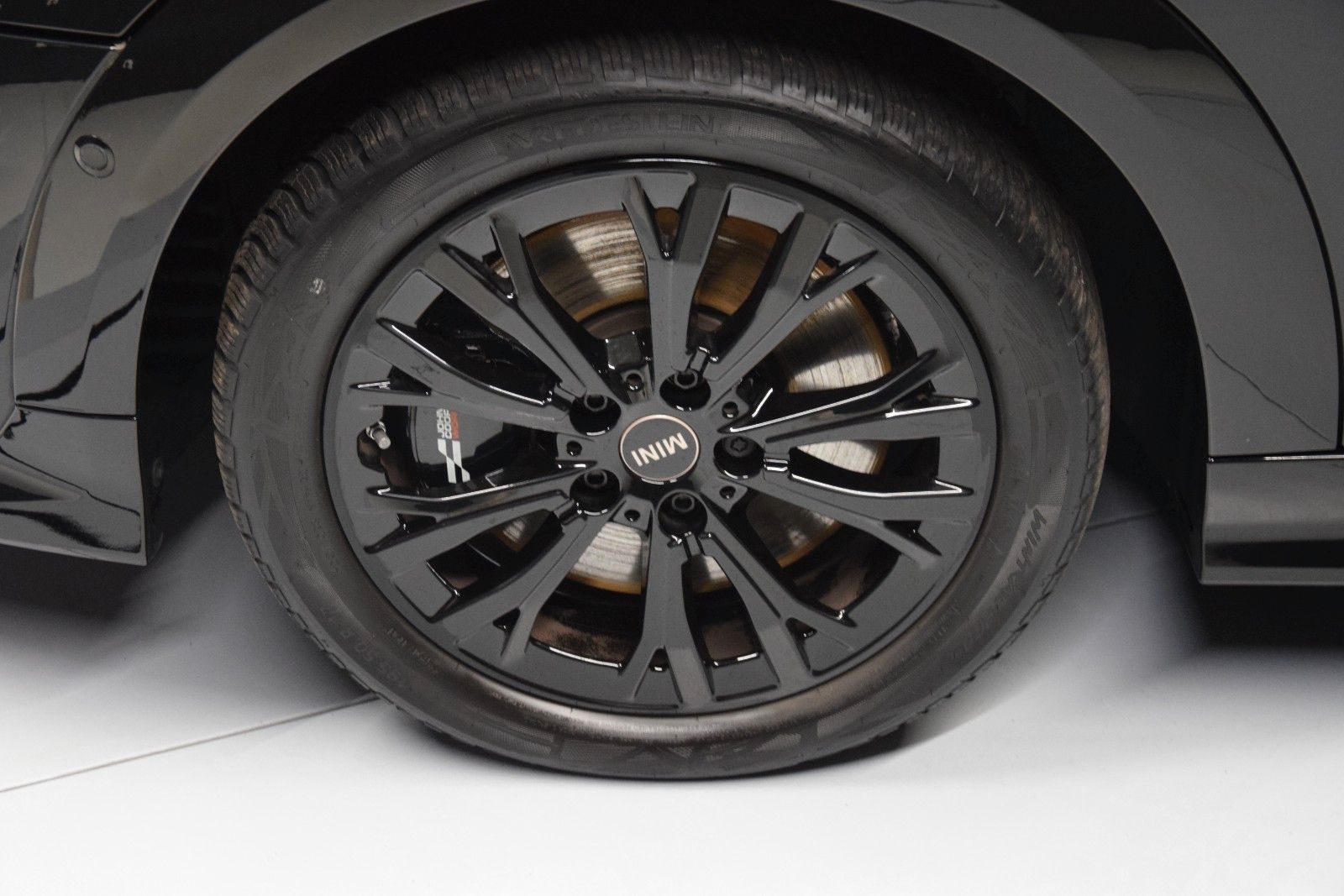 Fahrzeugabbildung MINI Cooper C John Cooper Works Trim M HuD Pano Leder