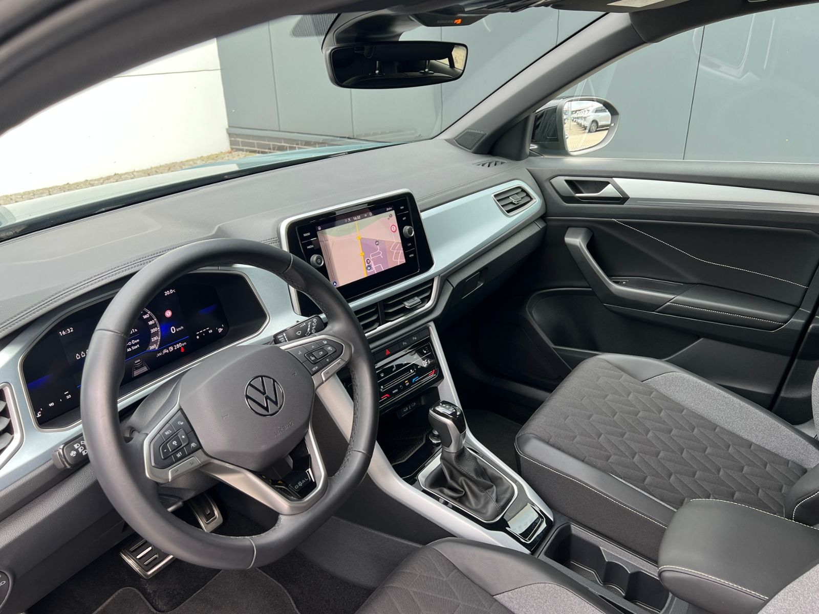 Fahrzeugabbildung Volkswagen T-Roc GOAL 1.5 TSI DSG *AHK, LED, "Plus"-Paket,