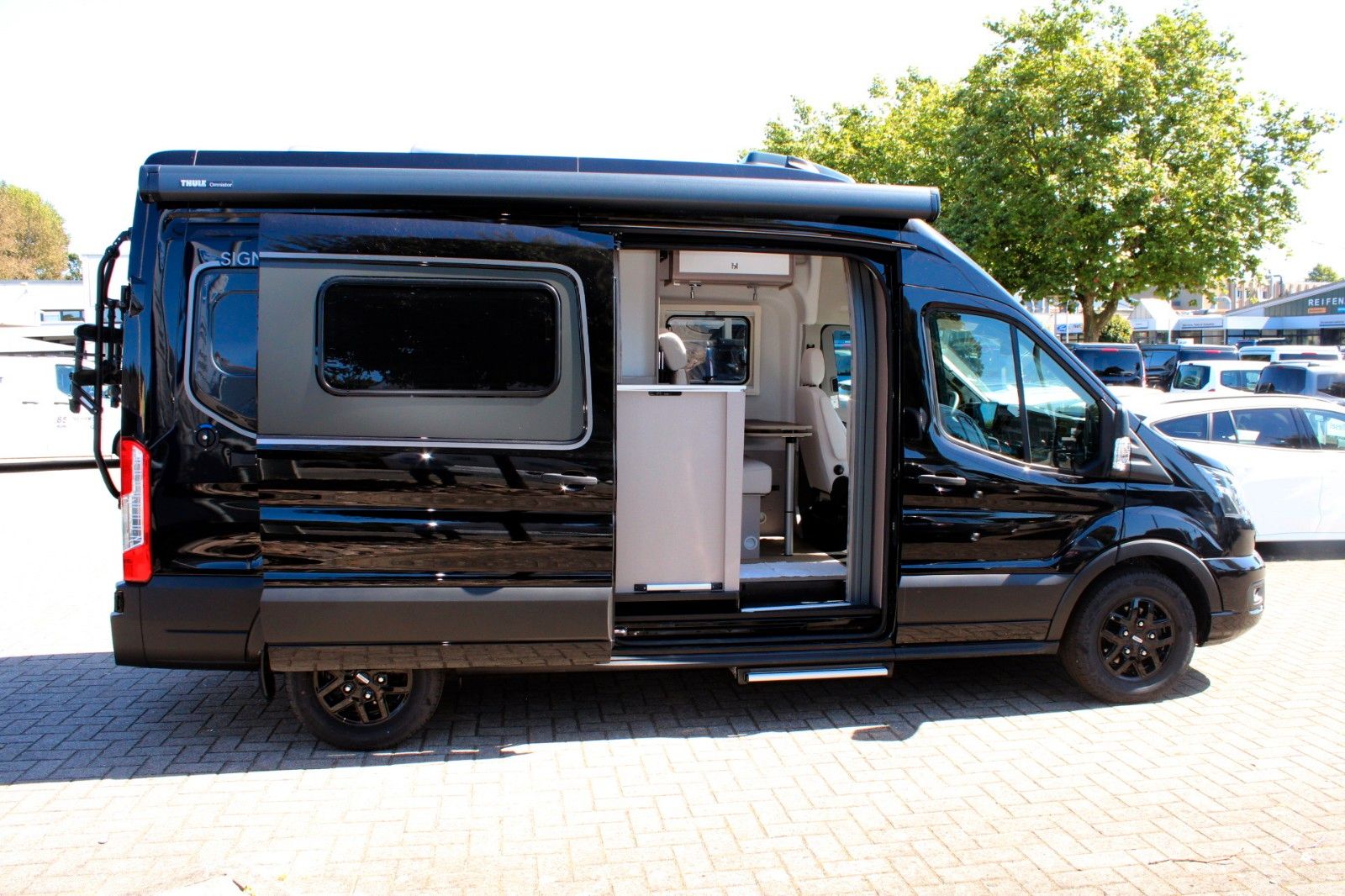 Fahrzeugabbildung Bürstner Ford SIGNEO Automatik + AHK SOFORT LIEFERBAR