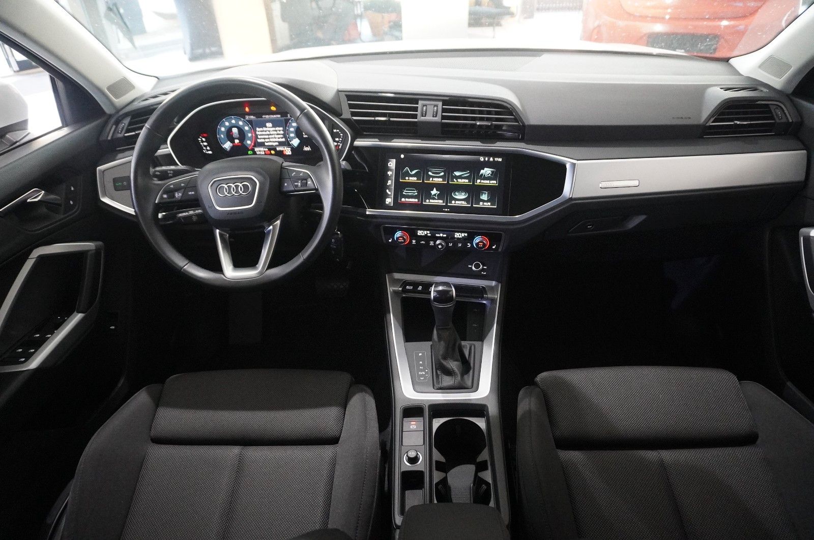 Fahrzeugabbildung Audi Q3 35 TFSI ADVANCED S-TRONIC NAVI/LED/VIRTU/DAB+