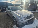 Mercedes-Benz Lim. E 320 Cdi Aut - Mercedes-Benz E 320 mit Diesel-Antrieb: Limousine